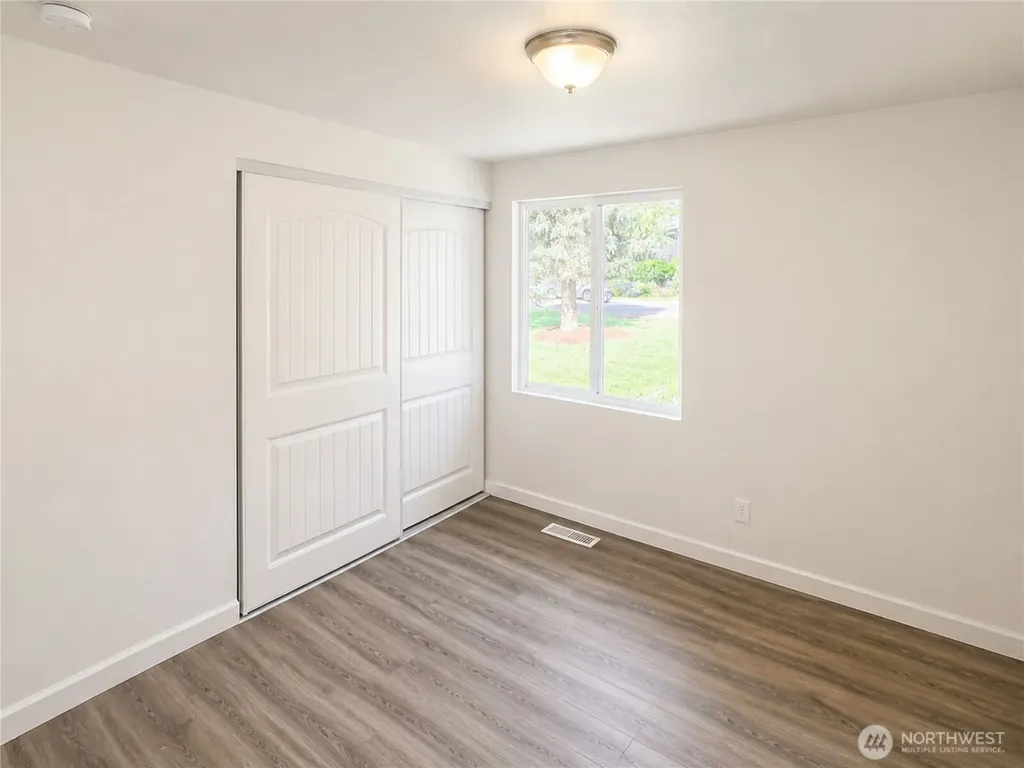 9439 11th Avenue SW Seattle WA 98106