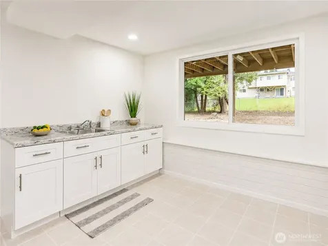 9439 11th Avenue SW Seattle WA 98106