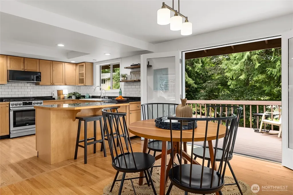 11220 NE Parkhill Place Bainbridge Island WA 98110