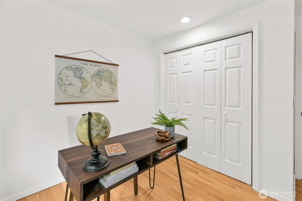 11220 NE Parkhill Place Bainbridge Island WA 98110