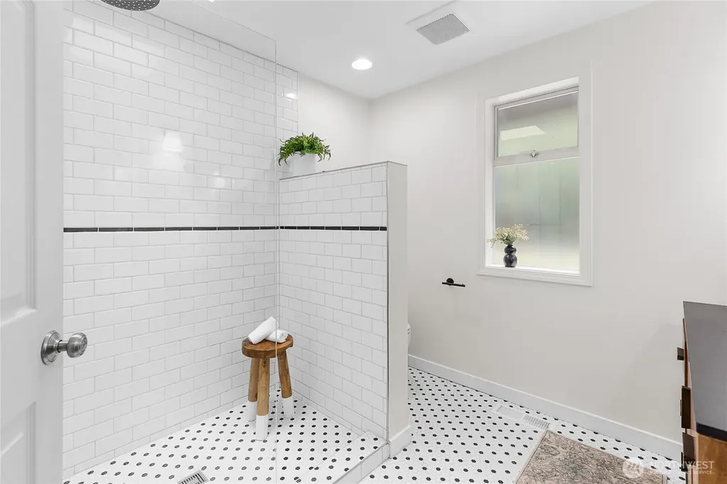 11220 NE Parkhill Place Bainbridge Island WA 98110