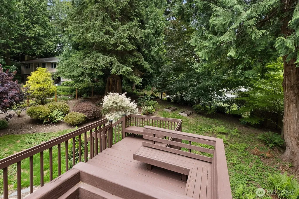 11220 NE Parkhill Place Bainbridge Island WA 98110