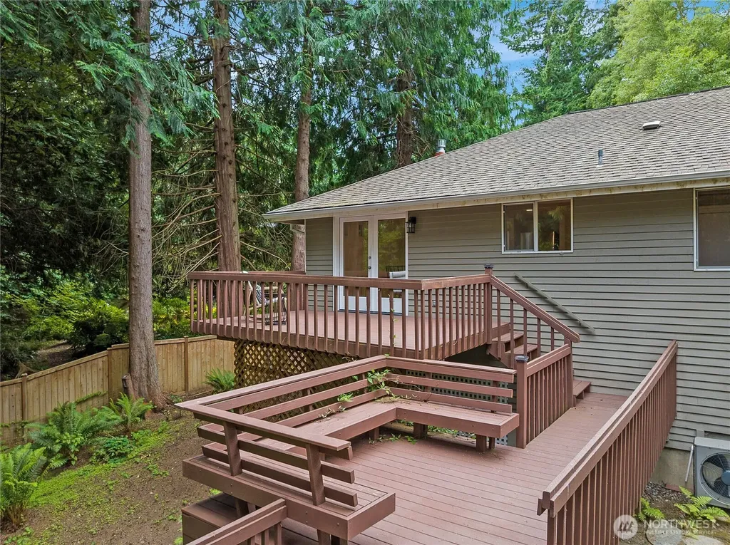 11220 NE Parkhill Place Bainbridge Island WA 98110