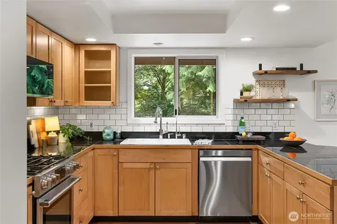 11220 NE Parkhill Place Bainbridge Island WA 98110