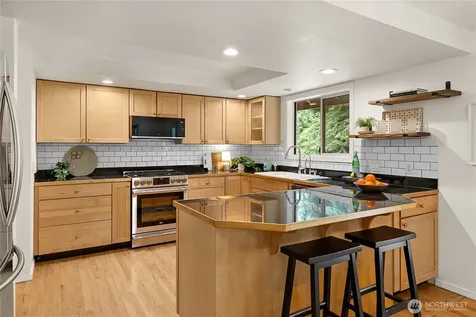 11220 NE Parkhill Place Bainbridge Island WA 98110