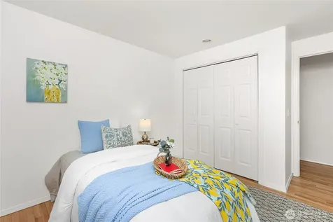 11220 NE Parkhill Place Bainbridge Island WA 98110