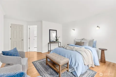 11220 NE Parkhill Place Bainbridge Island WA 98110