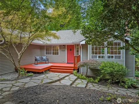 11220 NE Parkhill Place Bainbridge Island WA 98110