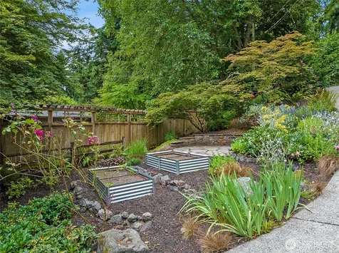 11220 NE Parkhill Place Bainbridge Island WA 98110