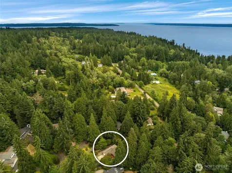 11220 NE Parkhill Place Bainbridge Island WA 98110