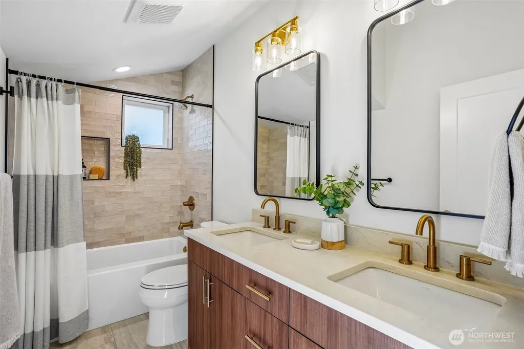 6505 44th Avenue NE Seattle WA 98115