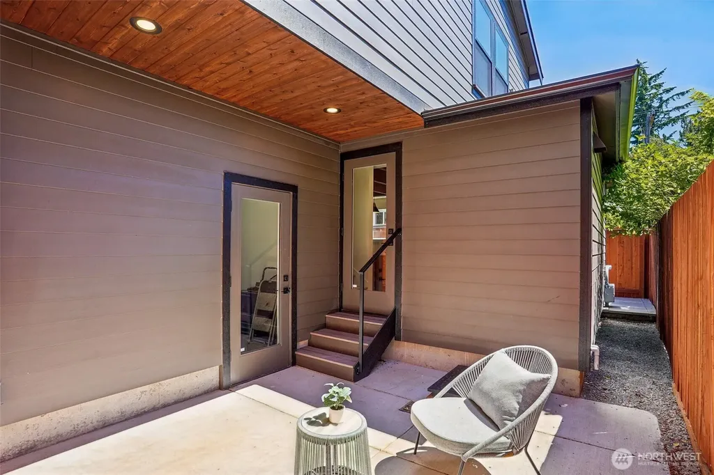 6505 44th Avenue NE Seattle WA 98115