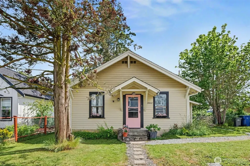 10002 272nd Street NW Stanwood WA 98292