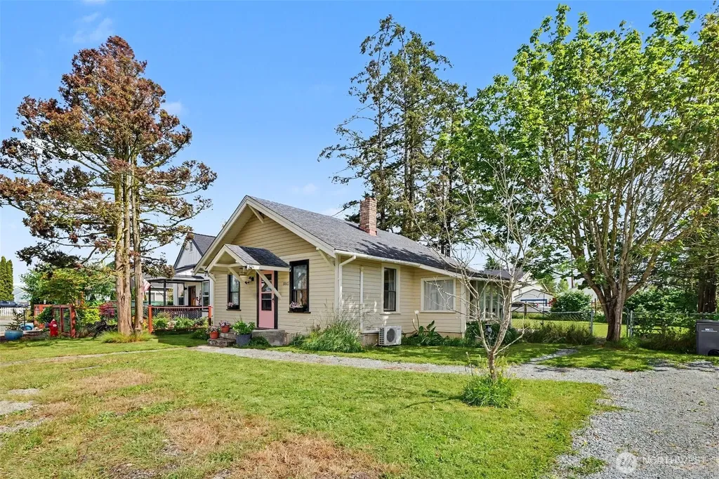 10002 272nd Street NW Stanwood WA 98292