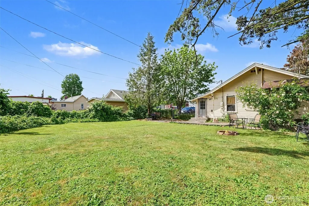10002 272nd Street NW Stanwood WA 98292
