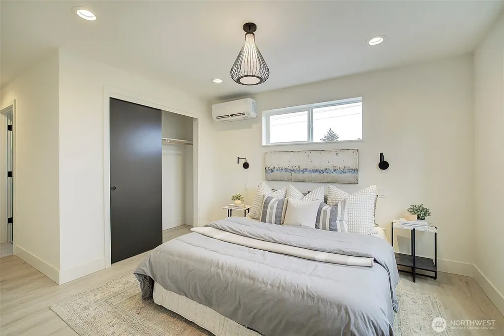 7912 34th Avenue SW Seattle WA 98126
