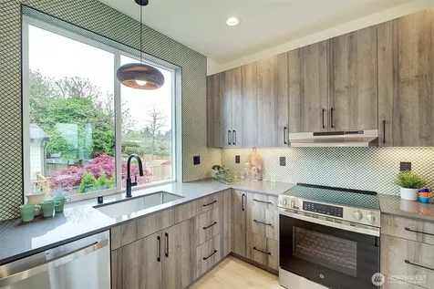 7912 34th Avenue SW Seattle WA 98126