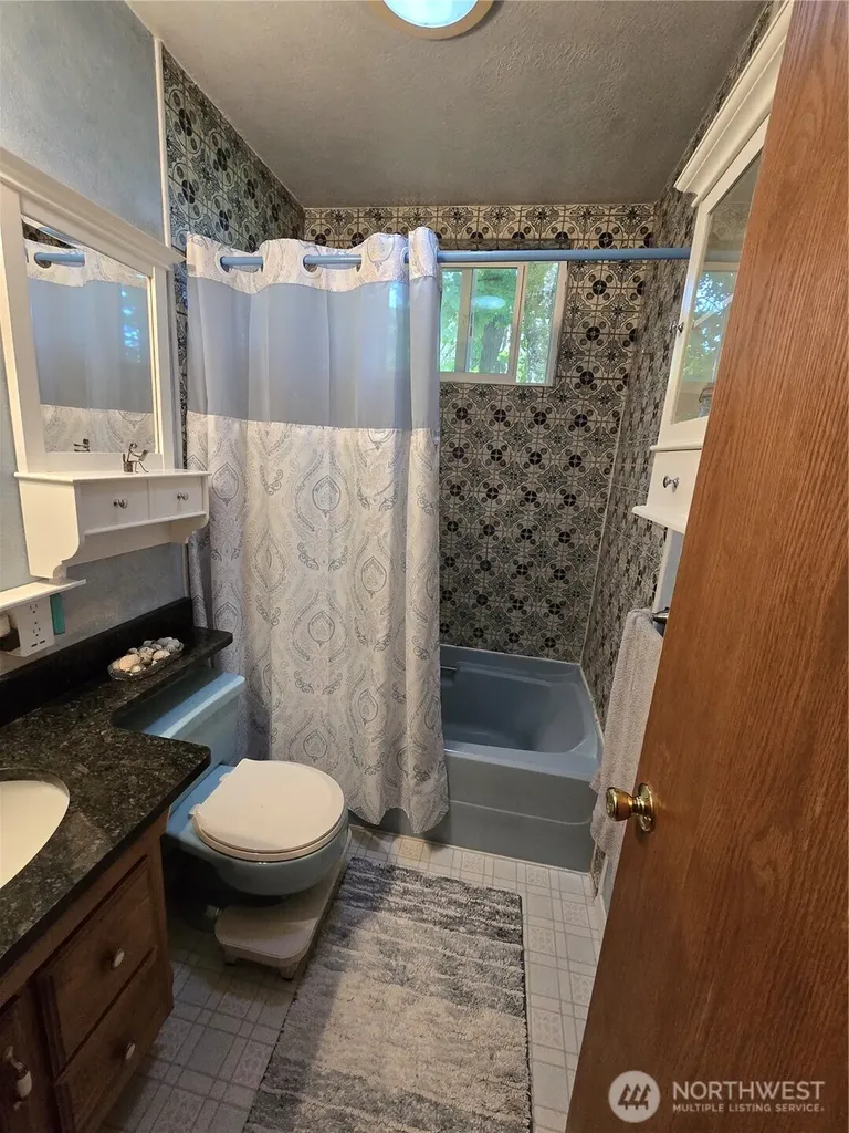 8823 Old Highway 99 SE Tumwater WA 98501