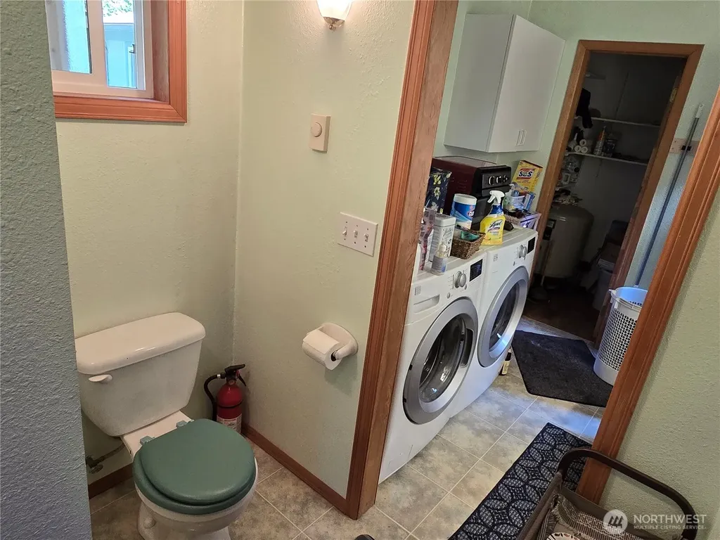8823 Old Highway 99 SE Tumwater WA 98501
