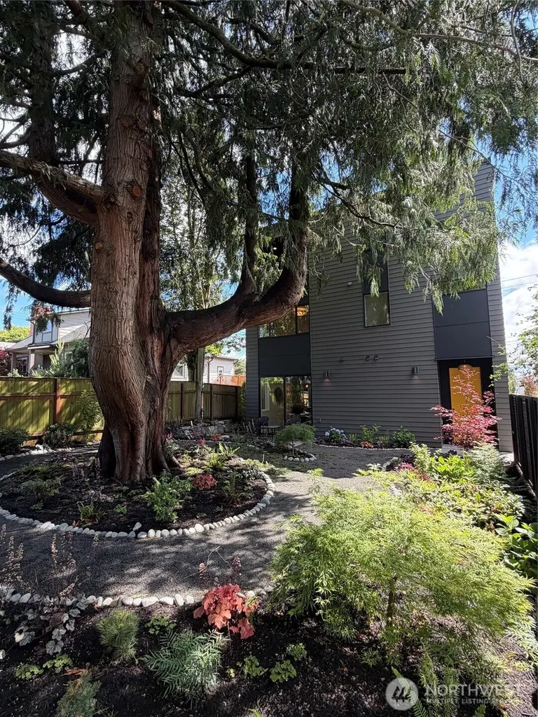 7912 34th Avenue SW Seattle WA 98126