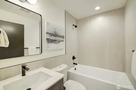 7912 34th Avenue SW Seattle WA 98126