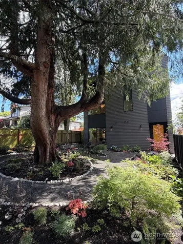7912 34th Avenue SW Seattle WA 98126