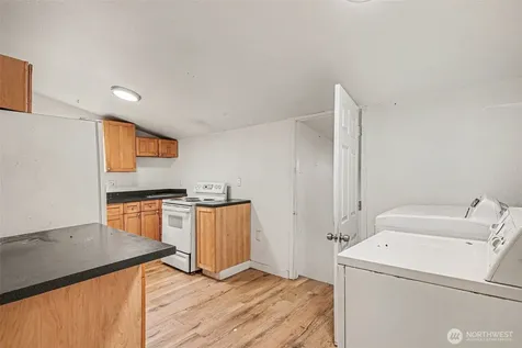 1207 SW Cambridge Street Seattle WA 98106
