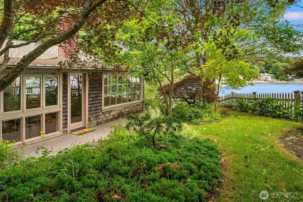 8430 SW Quartermaster Drive Vashon WA 98070