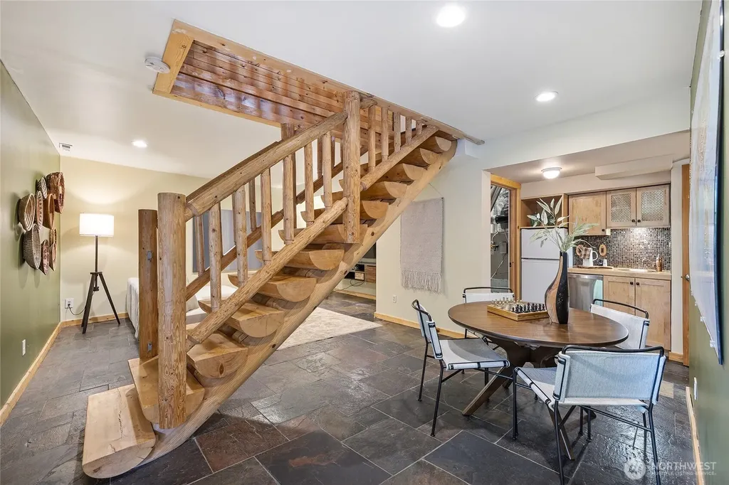22005 SE 28th Street Sammamish WA 98075