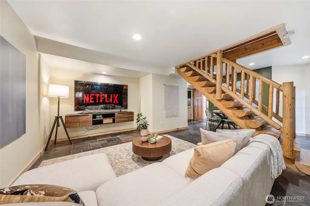22005 SE 28th Street Sammamish WA 98075
