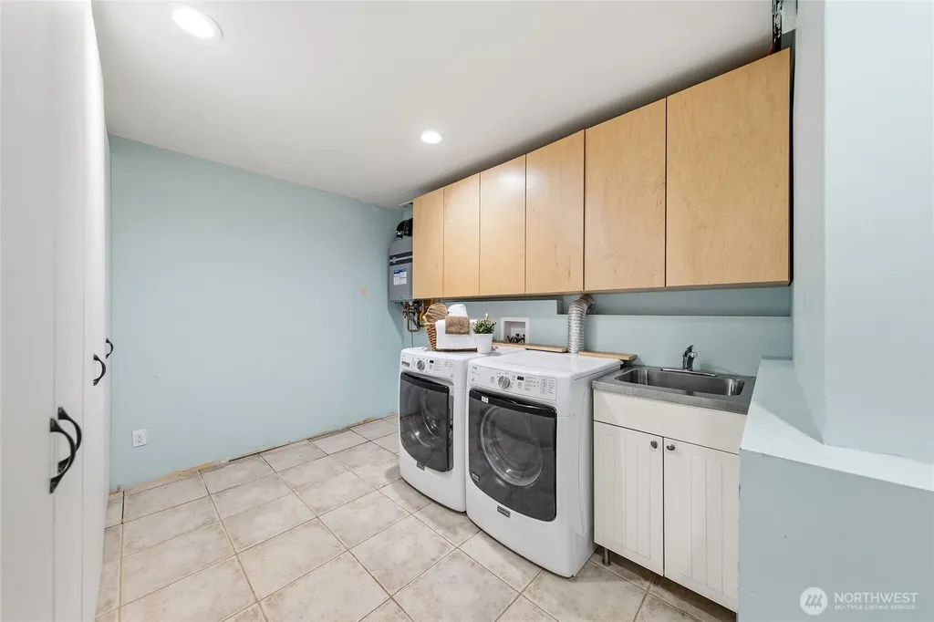 22005 SE 28th Street Sammamish WA 98075