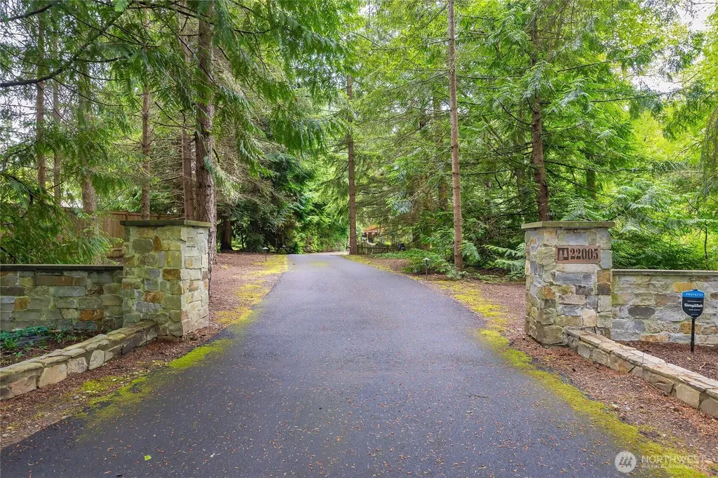 22005 SE 28th Street Sammamish WA 98075