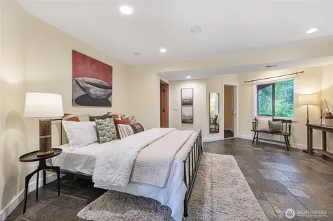 22005 SE 28th Street Sammamish WA 98075