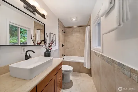 22005 SE 28th Street Sammamish WA 98075