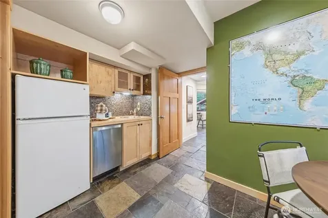 22005 SE 28th Street Sammamish WA 98075