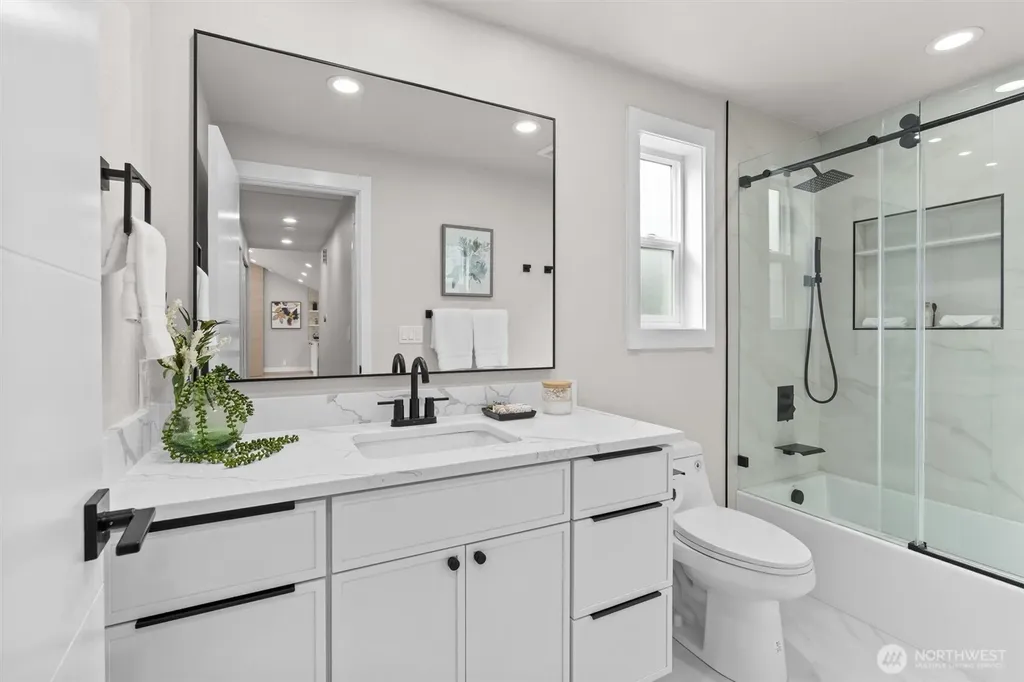 7407 25th Avenue NE Seattle WA 98115