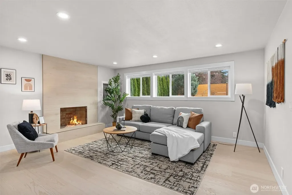 7407 25th Avenue NE Seattle WA 98115