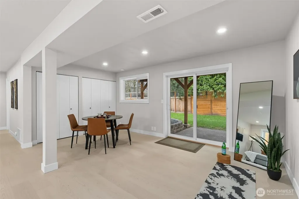 7407 25th Avenue NE Seattle WA 98115