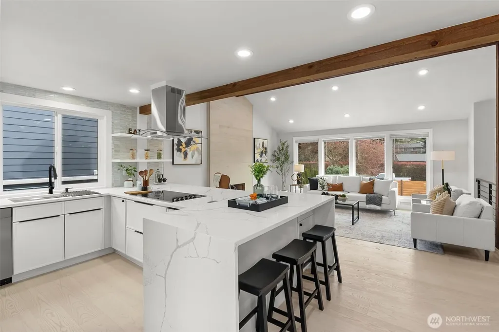 7407 25th Avenue NE Seattle WA 98115