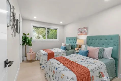 7407 25th Avenue NE Seattle WA 98115