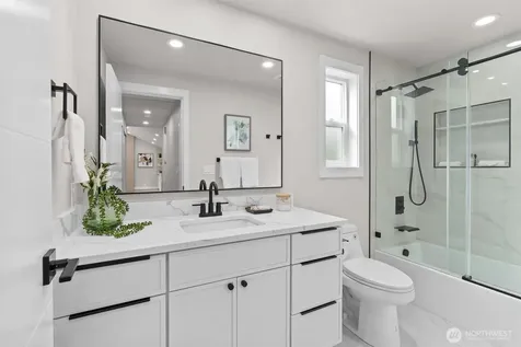 7407 25th Avenue NE Seattle WA 98115
