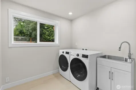 7407 25th Avenue NE Seattle WA 98115
