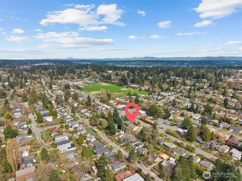 7407 25th Avenue NE Seattle WA 98115