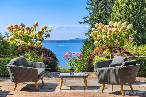72 Olympic Drive NW Shoreline WA 98177