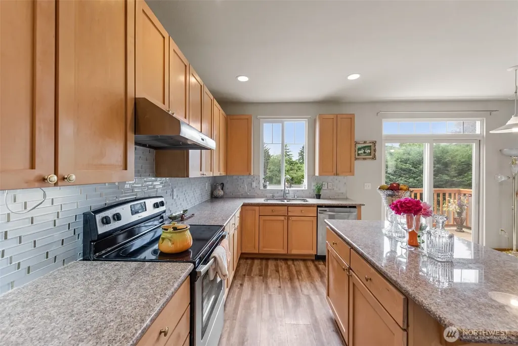 3416 207 Pl SW Lynnwood WA 98036