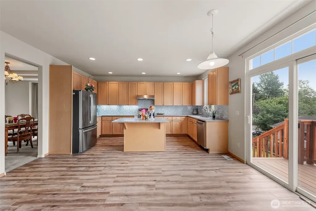 3416 207 Pl SW Lynnwood WA 98036