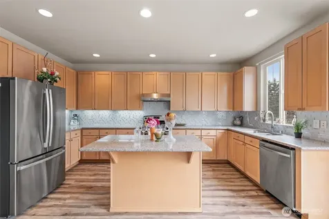 3416 207 Pl SW Lynnwood WA 98036