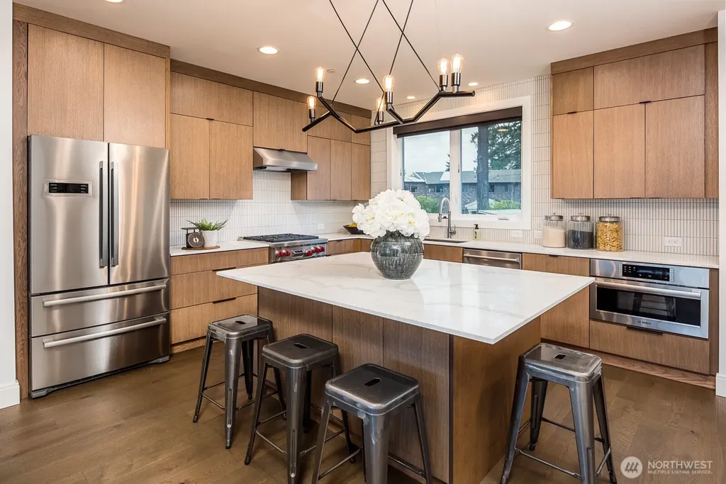 125 100th Avenue NE Bellevue WA 98004