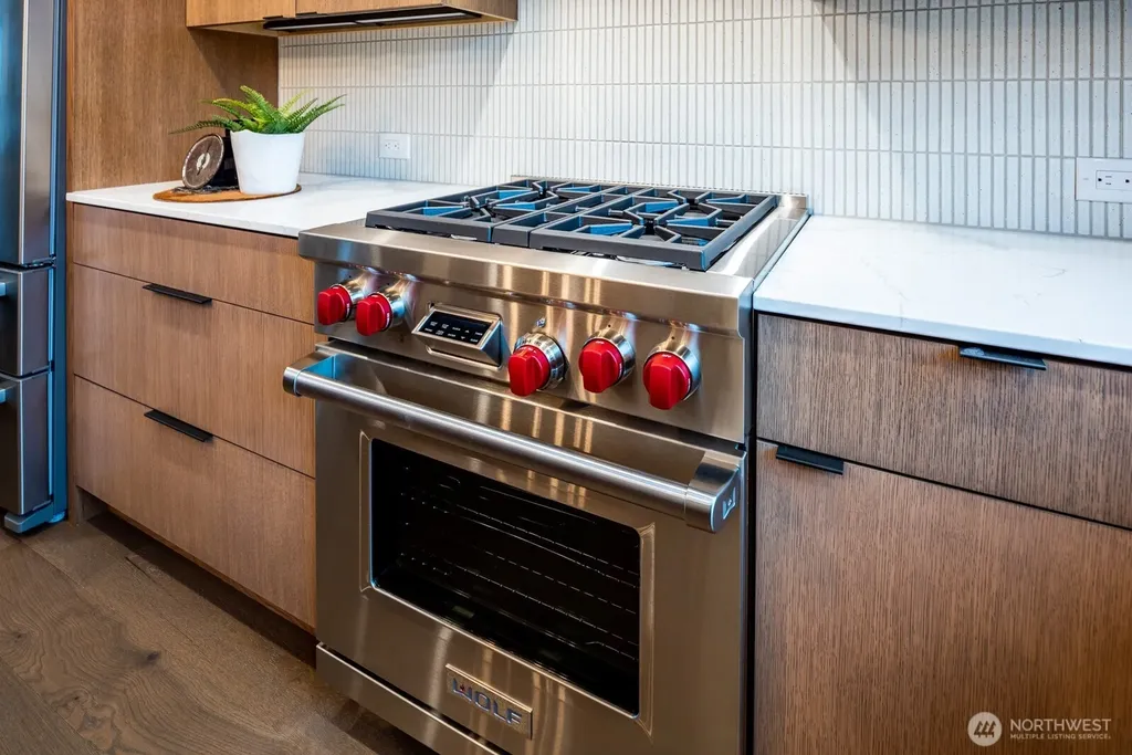 125 100th Avenue NE Bellevue WA 98004