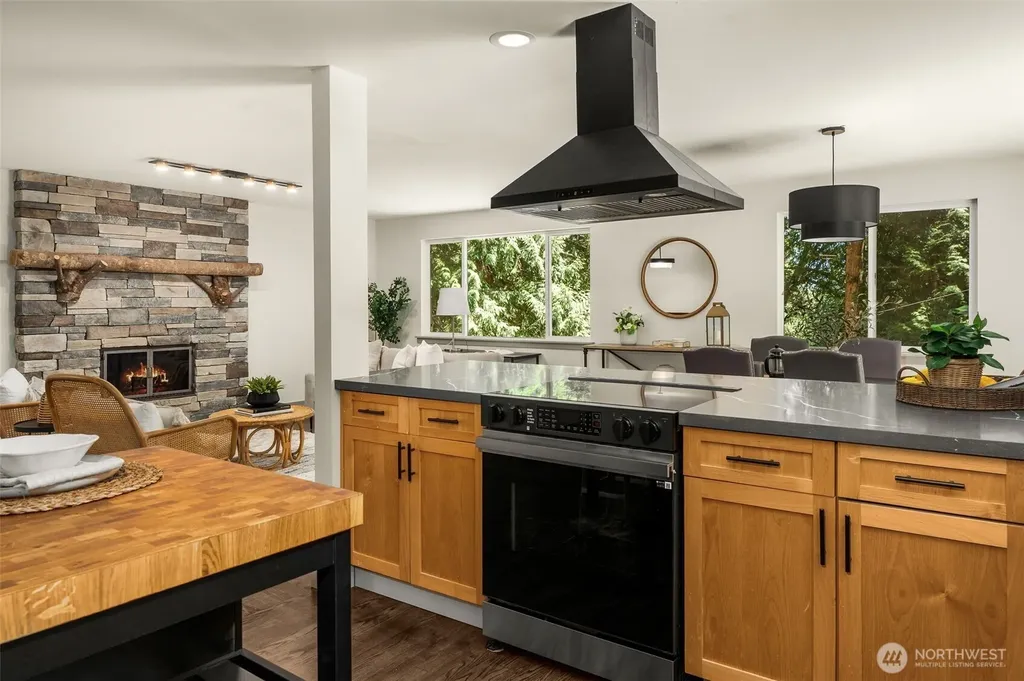 19035 SE 56th Street Issaquah WA 98027